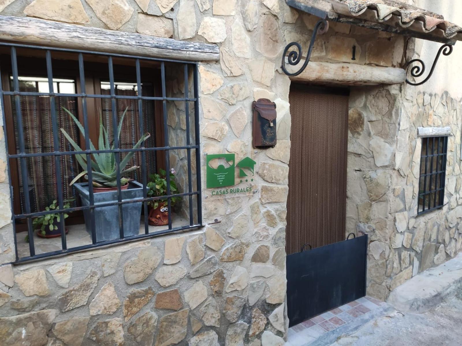 Casa Cueva Araceli Villa อัลกาลา เดล ฆูการ์ ภายนอก รูปภาพ